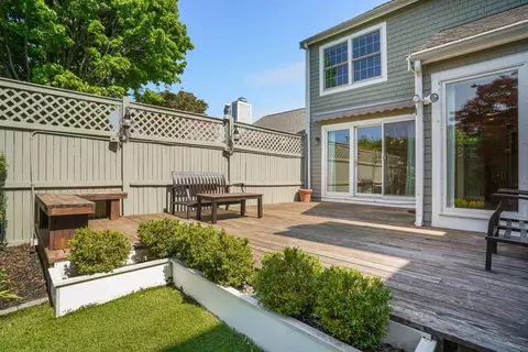 Exterior - 22 Floret Cir #22, Hingham, MA 02043 photo 9 of 9