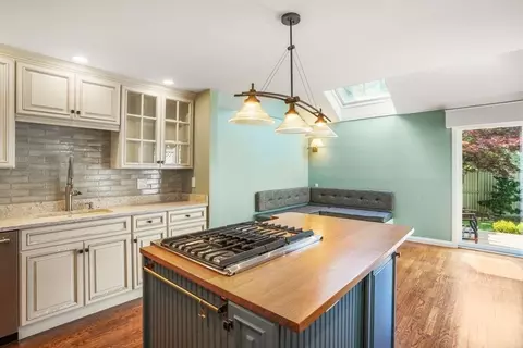 Kitchen - 22 Floret Cir #22, Hingham, MA 02043 photo 3 of 8