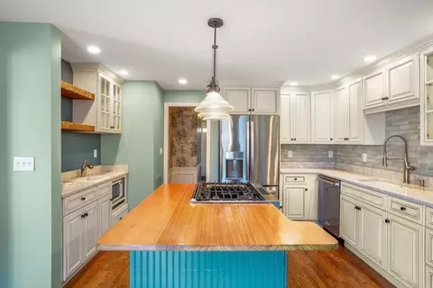 Kitchen - 22 Floret Cir #22, Hingham, MA 02043 photo 1 of 8