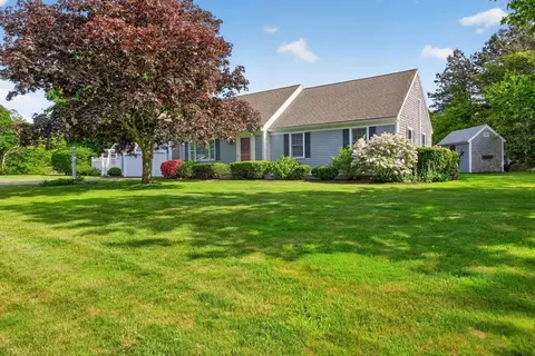 3 Crestview Dr, Harwich, MA 02645