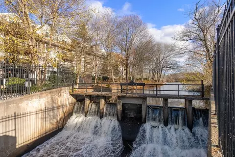View/Area - 4 Forge Pond # D, Canton, MA 02021 photo 3 of 5