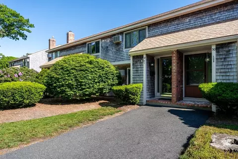 32 Townhouse Ter #32, Hyannis, MA 02601