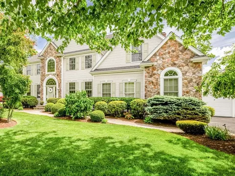 42 Coach Rd, North Attleboro, MA 02760