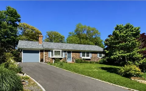 33 Jeanette Rd, Chatham, MA 02633