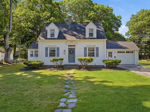 23 Kenilworth Rd, Shrewsbury, MA 01545