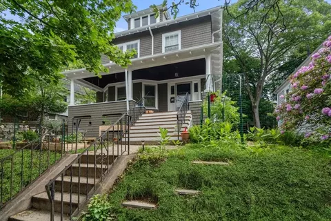 51 Manthorne Rd, West Roxbury, MA 02132