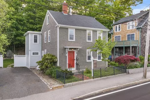 8 Granite St, Rockport, MA 01966