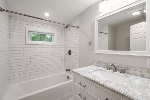 Bath - 62 Bacon St, Natick, MA 01760 photo 3 of 4