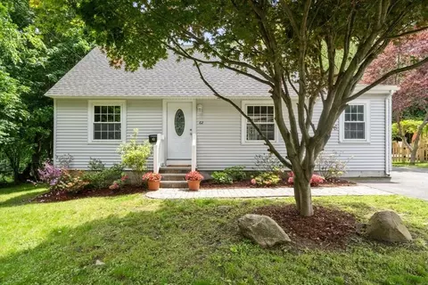 62 Bacon St, Natick, MA 01760