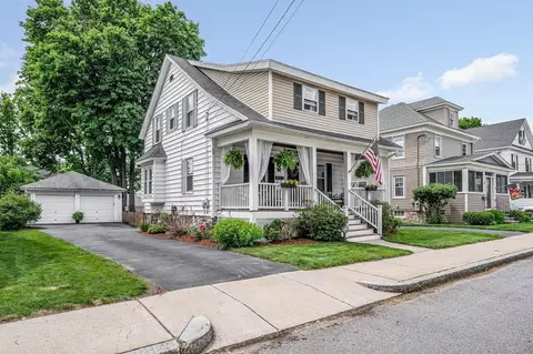 77 Hawthorn St, Lowell, MA 01851