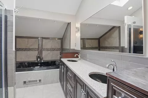 Bath - 775 E Hill Rd, Oakham, MA 01068 photo 2 of 4