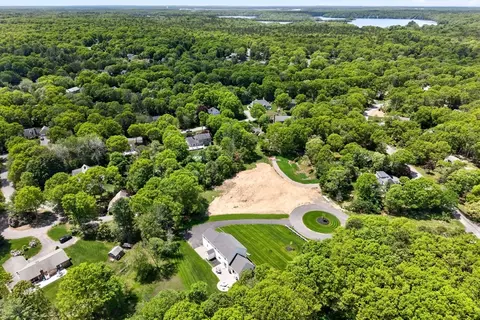 4 Gimme Cir, Sandwich, MA 02653