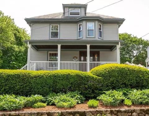 6 Buttonwood Ln, Peabody, MA 01960