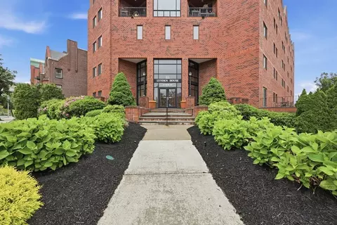 44 Elm St #303, Worcester, MA 01609