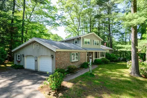 Exterior - 371 Gardner St, Hingham, MA 02043 photo 2 of 6