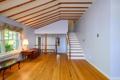 Living - 371 Gardner St, Hingham, MA 02043 photo 2 of 4