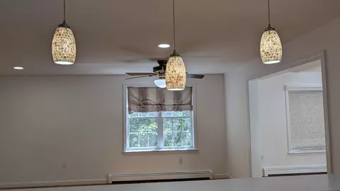 Living - 700 Main St, Wareham, MA 02571 photo 5 of 10