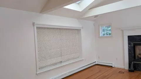 Living - 700 Main St, Wareham, MA 02571 photo 2 of 10
