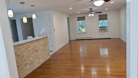 Living - 700 Main St, Wareham, MA 02571 photo 3 of 10