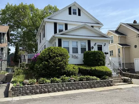 8 Lincoln Ct, Saugus, MA 01906