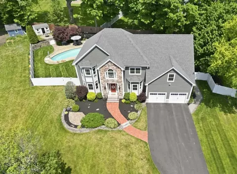 3 Crossman Ln, Danvers, MA 01923 photo 3