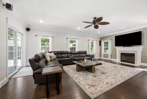 3 Crossman Ln, Danvers, MA 01923 photo 9