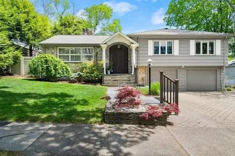 176 Paulson Rd, Newton, MA 02468