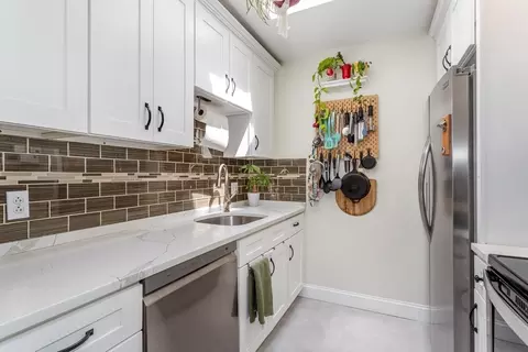 35 Desmoines Rd #503, Quincy, MA 02169