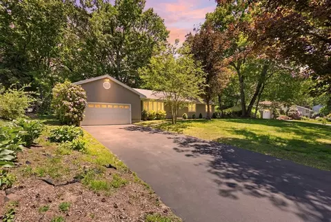 245 Brookwood Dr, Longmeadow, MA 01106