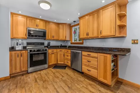 36 Carl Rd, Raynham, MA 02767 photo 7
