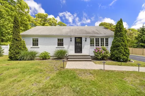 17 Kings Way, Orleans, MA 02653