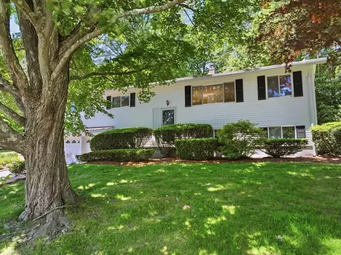 379 Singletary Ln, Framingham, MA 01702