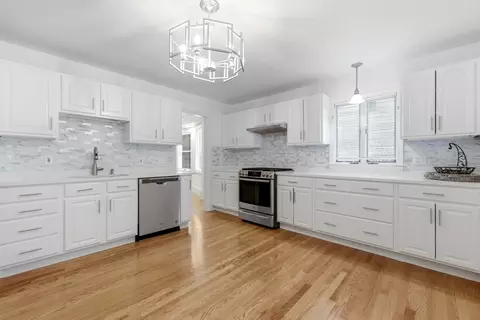 19 Elm Ct, Andover, MA 01810