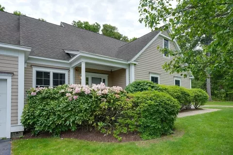31 Sanctuary Ln #31, Hopkinton, MA 01748