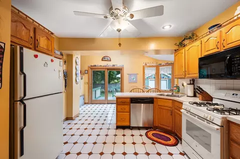 56 Plain St, Braintree, MA 02184 photo 9