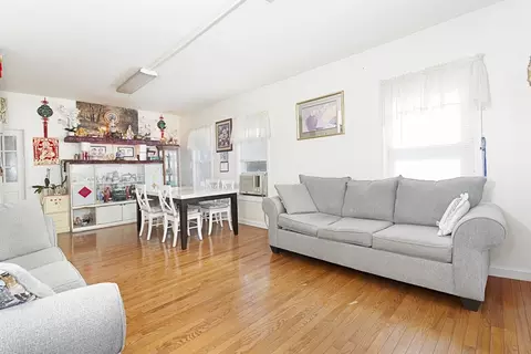 Living - 2 Kosta St, Worcester, MA 01607 photo 2 of 5