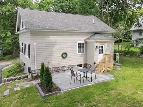 Exterior - 7 Albemarle St, Worcester, MA 01605 photo 2 of 3