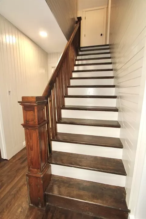 Entry Way - 7 Albemarle St, Worcester, MA 01605 photo 1 of 1