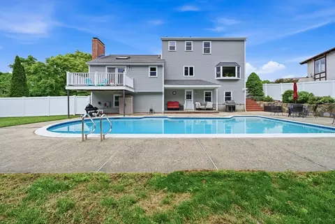 12 Thomas Cir, Stoneham, MA 02180 photo 27