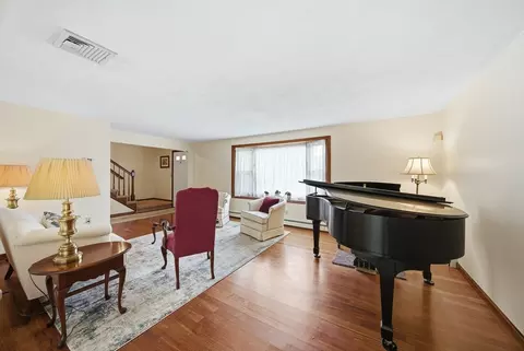 12 Thomas Cir, Stoneham, MA 02180 photo 6