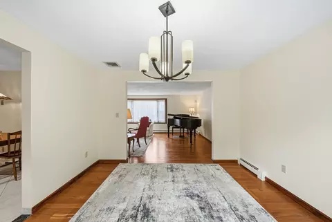 12 Thomas Cir, Stoneham, MA 02180 photo 9