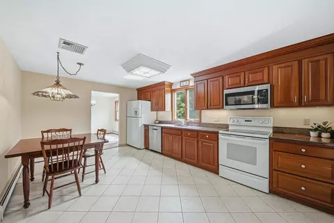12 Thomas Cir, Stoneham, MA 02180 photo 13