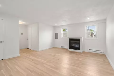 85 School St #3, Boston, MA 02129