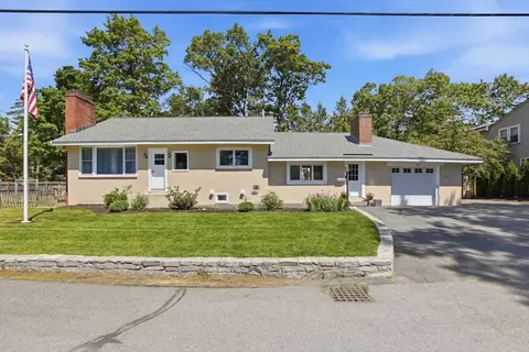 8 Maple Rd, Westford, MA 01886
