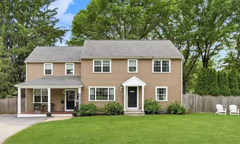 5 Laclede Ave, Framingham, MA 01701