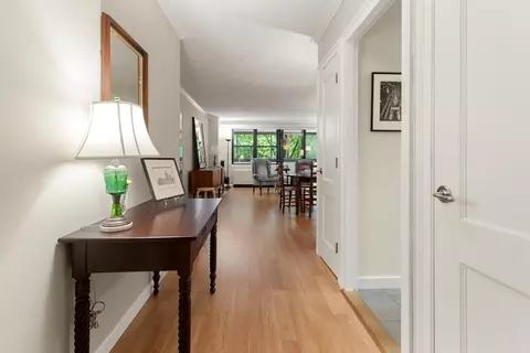 2 Hawthorne Pl #5M, Boston, MA 02114