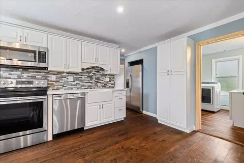 Kitchen - 11 Everett Ave, Webster, MA 01570 photo 2 of 4