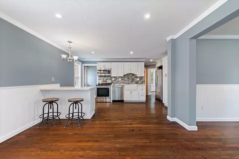 Entry Way - 11 Everett Ave, Webster, MA 01570 photo 2 of 4