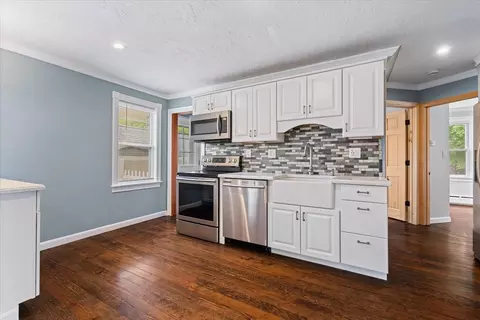 Kitchen - 11 Everett Ave, Webster, MA 01570 photo 3 of 4