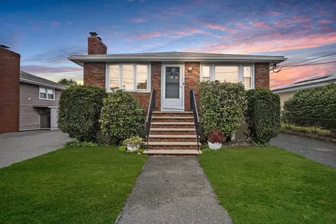 52 Augustus St, Revere, MA 02151